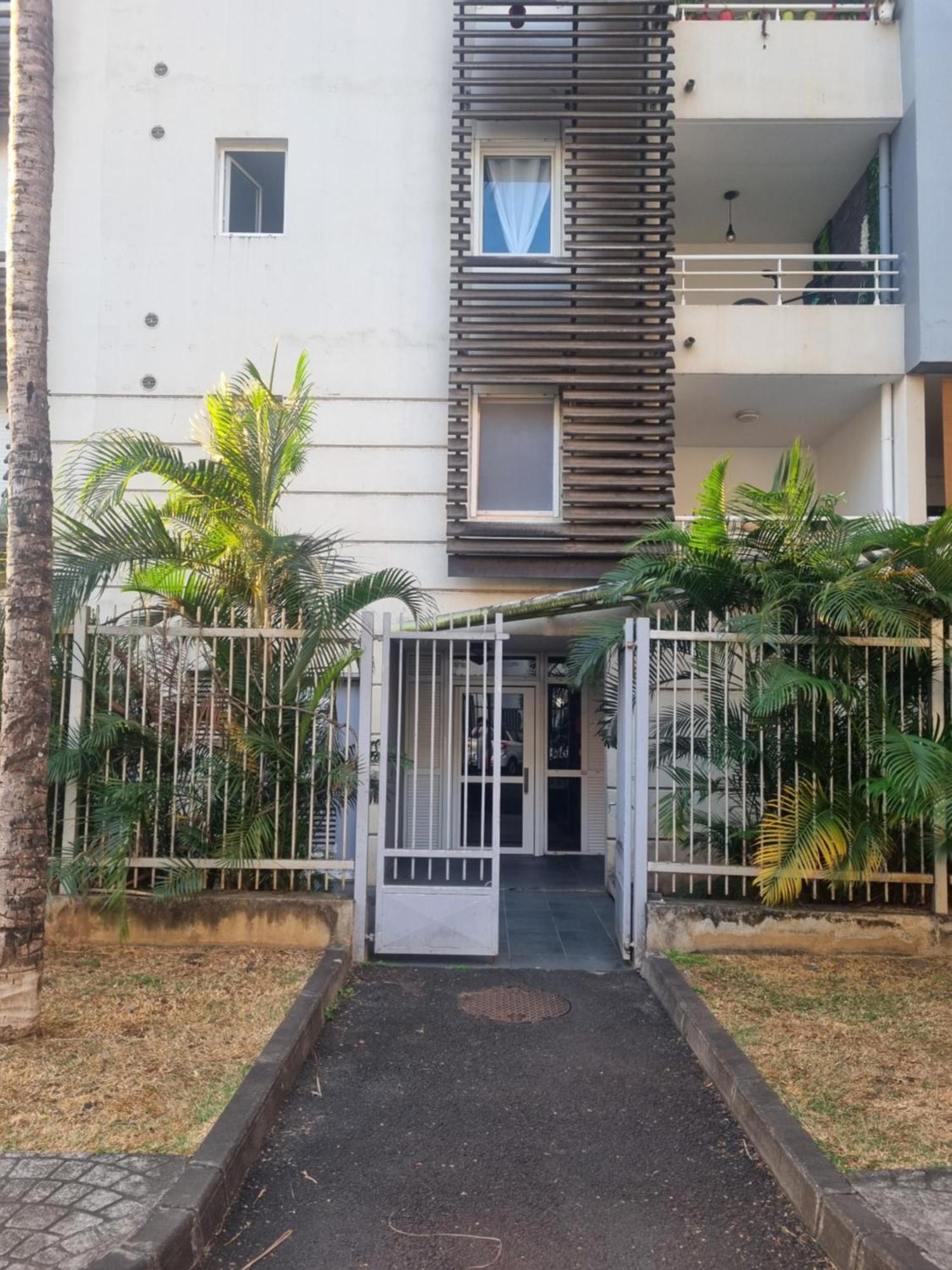 Apartamento Chambre privée cosy et moderne, vue sur montagne Saint-Denis Exterior foto